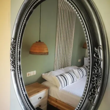 Achillion Apartment *