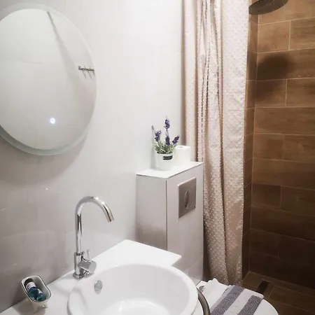 Achillion * Paralía Skotínis