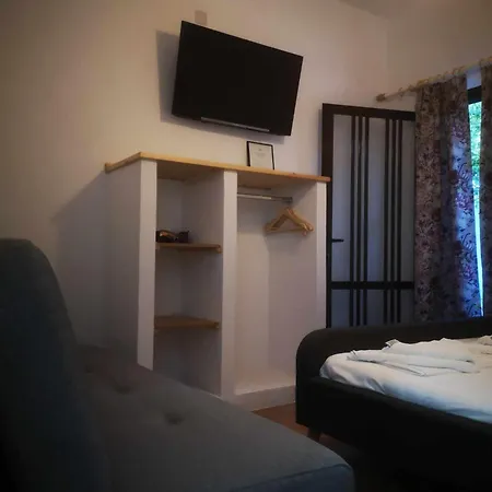 Achillion Apartment *