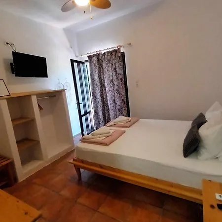 Achillion * Paralia Skotinis