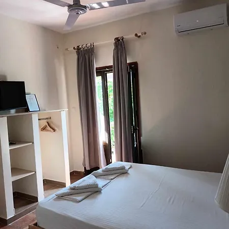 Achillion Apartment *