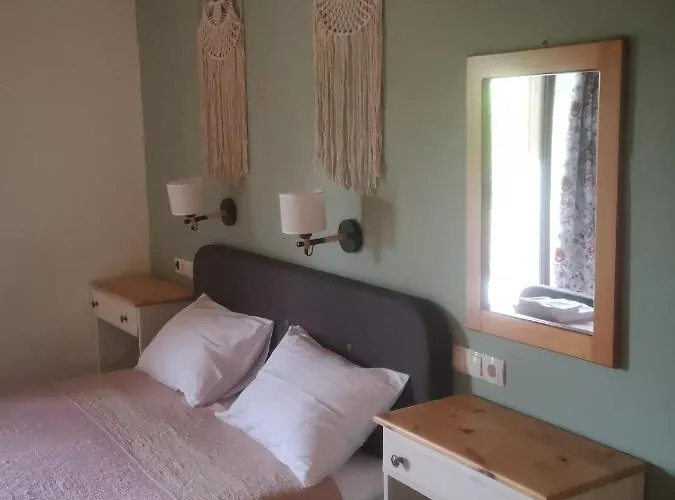 Achillion * Paralía Skotínis